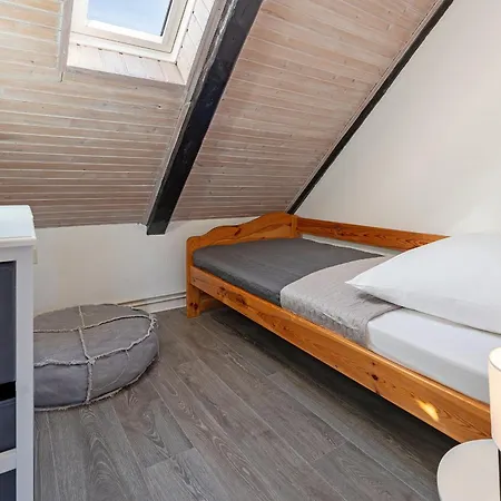 Heym Apartment
